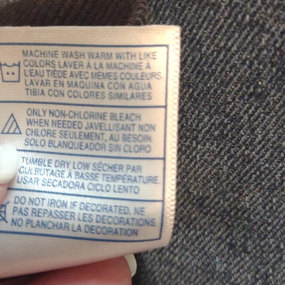 Tennessee River men's black skull Tshirt. Size medium. - Picture 5 of 6